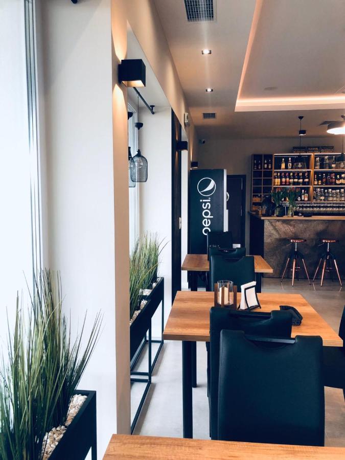 Przystanek Roszkow -Noclegi I Restauracja Eksteriør billede